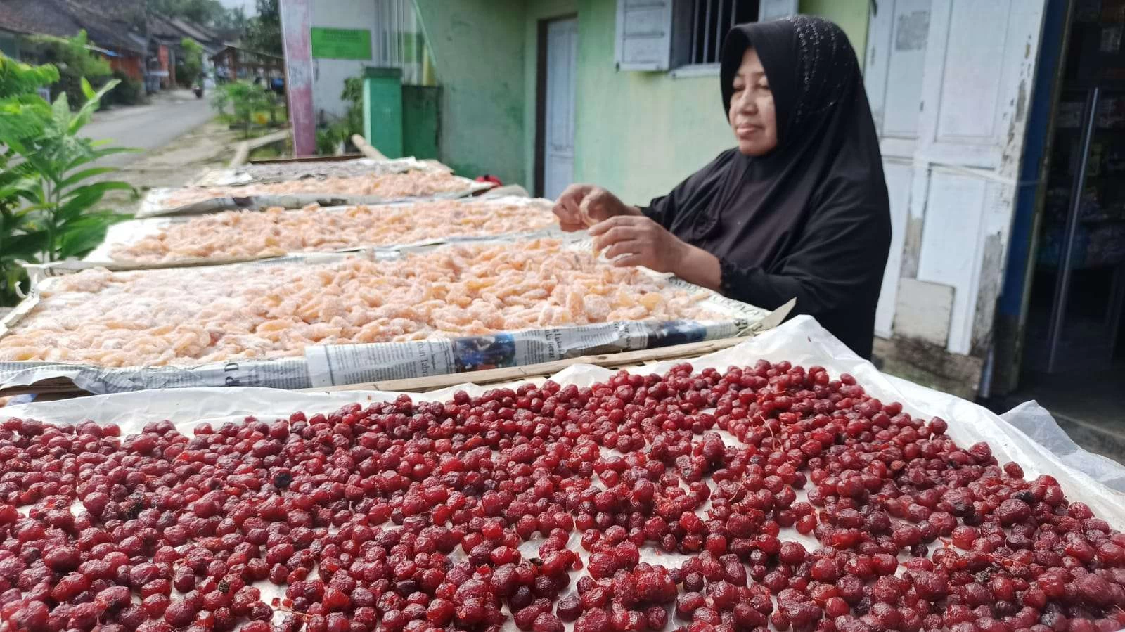 Manisan Cermai Guci: Oleh-Oleh Ikonik dari Wisata Alam Tegal