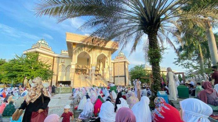 Perayaan Idul Adha di Masjid Agung Slawi