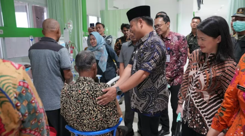 15 Warga Tegal Jalani Operasi Katarak Gratis di RSUD Suradadi: Layanan Cuci Darah dan Antar Obat Diluncurkan